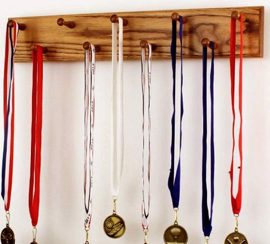 Полка для медалей 