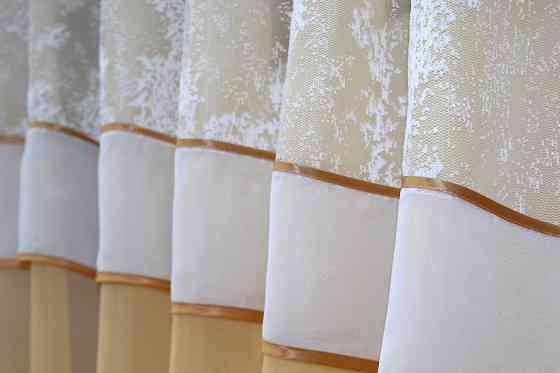 Кухонный комплект VR-Textil № 085к шторки с ламбрекеном золотистый с белым 280х170 см (52-0828) Киев