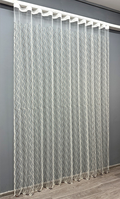 Тюль VR-Textil 1837т Фатин с вышивкой и люрексом Молочный с венге 300х270 см (40-191) Киев - изображение 3