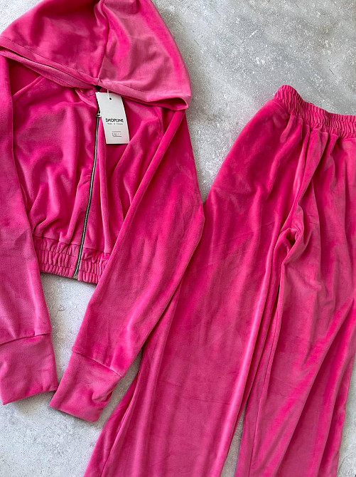 Жіночий повсякденний велюровий костюм двійка з широкими штанами та вкороченою кофтою плюшевий велюр Одеса - фото 9