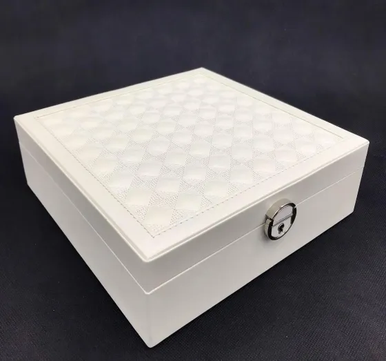 Шкатулка для украшений стеганая с большим откидывающимся зеркалом маленькая шкатулка внутри цвет слоновая кост Коломия
