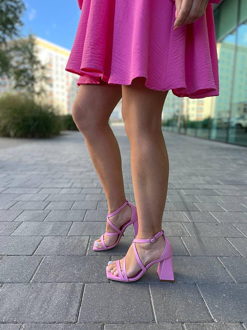 LIRIO Стильні босоніжки жіночі рожеві з натуральної шкіри літні на стійких підборах LIRIO L0195 Коломыя - изображение 4