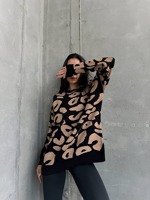 Жіночий принтований затишний оверсайз светр в'язка Чорний Одеса - фото 6