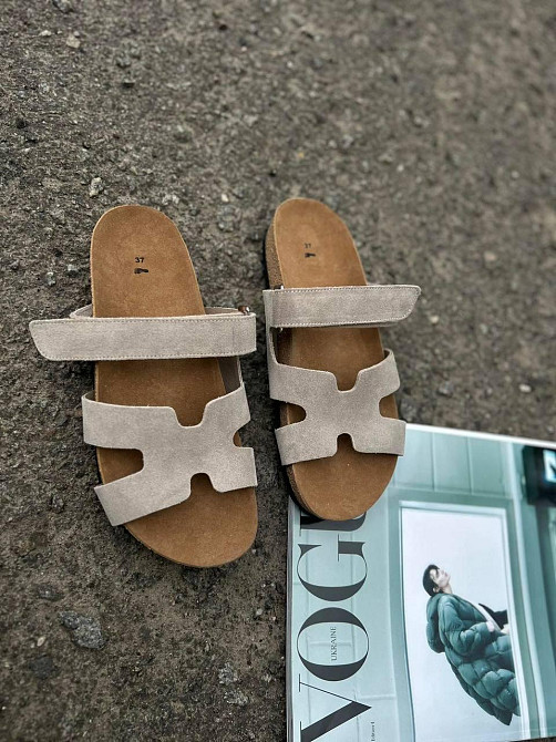 Arcoboletto Стильні жіночі шльопанці з натуральної замші бежеві на низькому ходу Arcoboletto 52 Коломия - фото 2