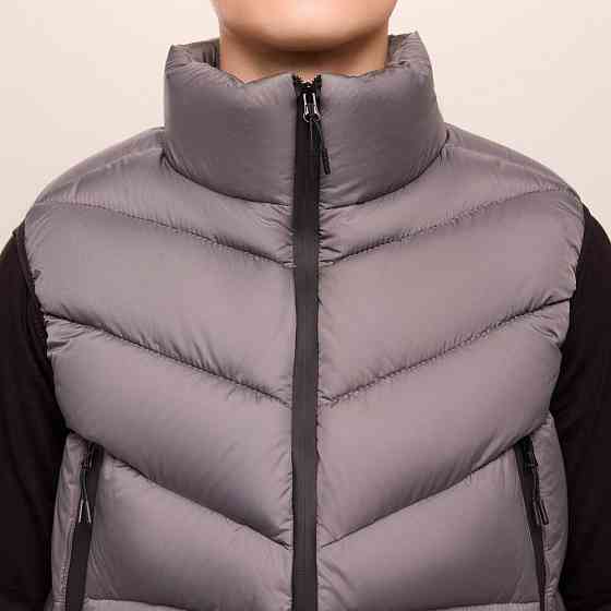 Темно-сіра жилетка для чоловіків з плащівки Pobedov Puffer Київ