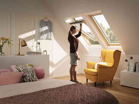 Мансардне вікно Velux Стандарт   GZL 1051 (ручка зверху) 55*98 Київ