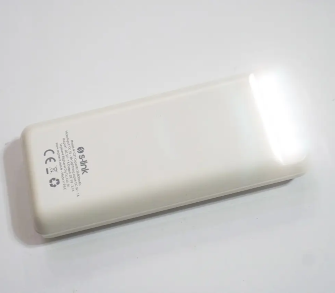 Універсальна зарядна батарея S-link IP-G21 20000Mah Power Bank з ліхтариком (Білий) Вінниця - фото 8