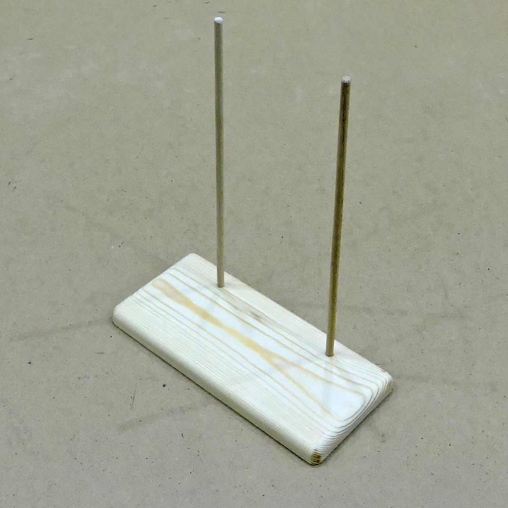 Подставка для кукол 