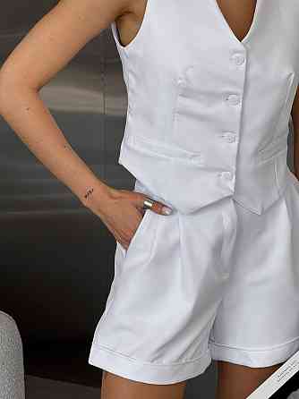 Жіночий базовий костюм-двійка: жилет і шорти костюмка Білий, 46/48 Одеса