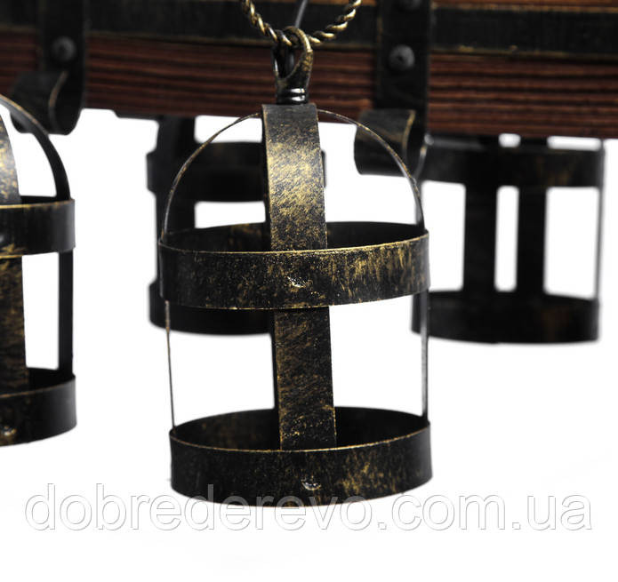 Люстра деревянная с элементами ковки 
