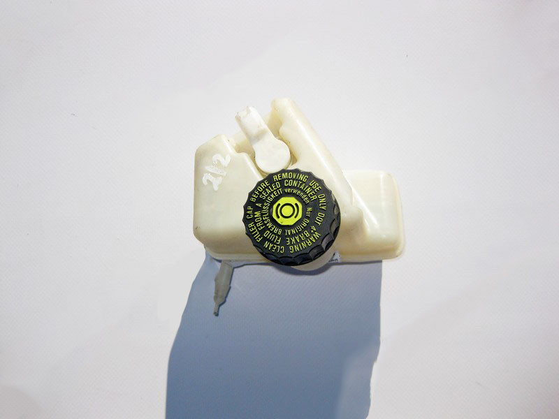 Mercedes-Benz  A2044300002 Бачок гальмівної рідини C-Class W204 E-Class W212 C207 CLS C218 GLK X204 Одесса - изображение 1