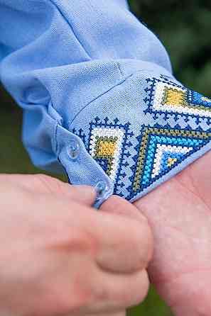 Вишиванка сорочка чоловіча лляна, блакитна, льон, вишиванки чоловічі в Україні лляні вишиванки чоловічі Київ