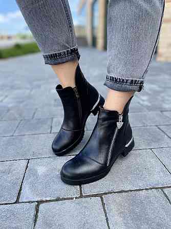 Черевики жіночі D and V чорні натуральна шкіра зима висота 14см подошва 1/3,5см (2202) Коломыя