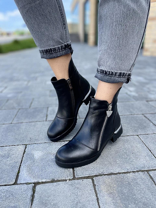 Черевики жіночі D and V чорні натуральна шкіра зима висота 14см подошва 1/3,5см (2202) Коломия - фото 4