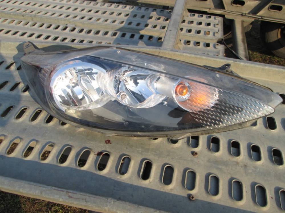 Фара права Ford Fiesta MK7 2010-2013 (8A61-13W029-BH) Ковель - изображение 1