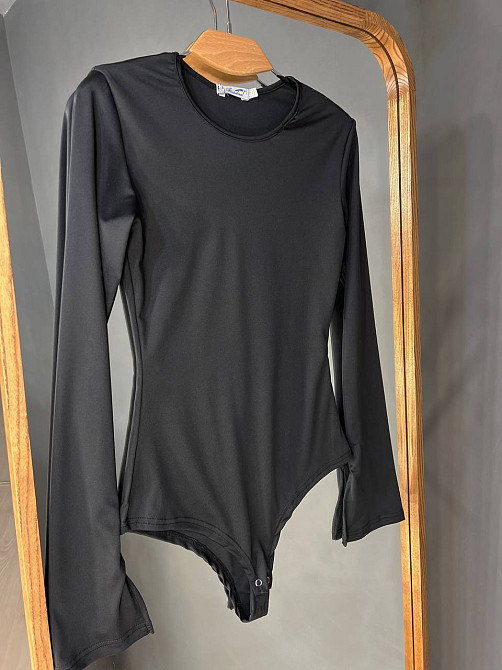 Боди лонгслив Ariadna 1574 удлиненные рукава с разрезами микродайвинг one size черный, черный, one size Киев - изображение 9