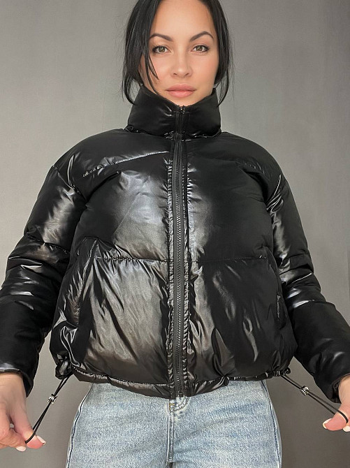 Куртка жіноча Lady Yep 9073 глянцева пуффер з кишенями без капюшона коротка чорна, чорний, 42 Київ - фото 15