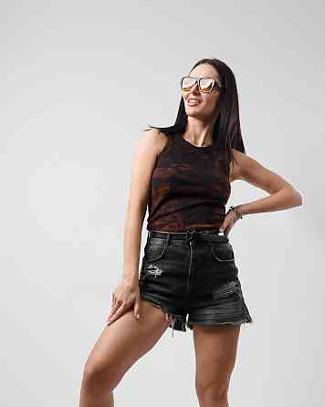 Облягаюча майка тай-дай 