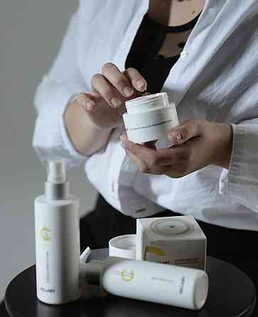 6 кроків інтенсивного догляду за обличчям з вітаміном С Hillary Vitamin C Intensive Care 6 Step Київ