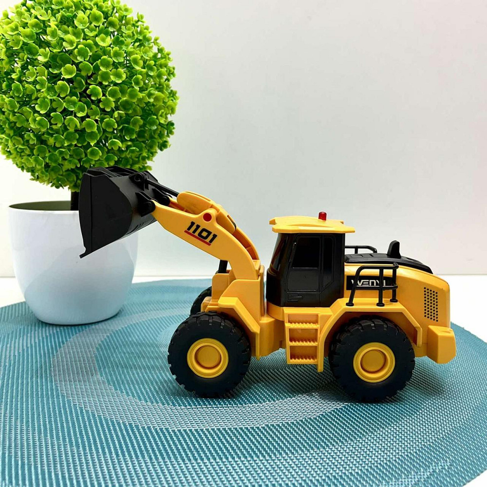 Трейлер будівельний автовоз 2 трактори підсвічування звукові ефекти рухомі деталі інерція гумові шини Жовтий (WY 578 C) Чернігів - фото 8