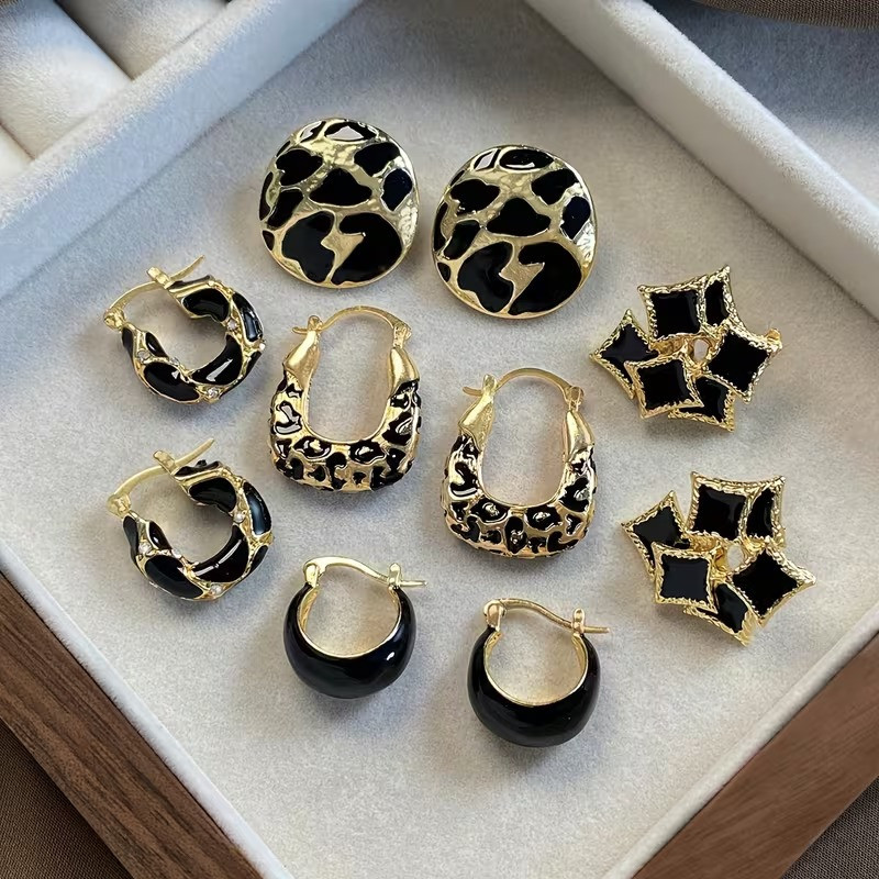 Серьги набор 5 пар в различных дизайнах с эмалью золотистые,женская бижутерия серьги комплект из цинкового сплава Каменец-Подольский - изображение 1