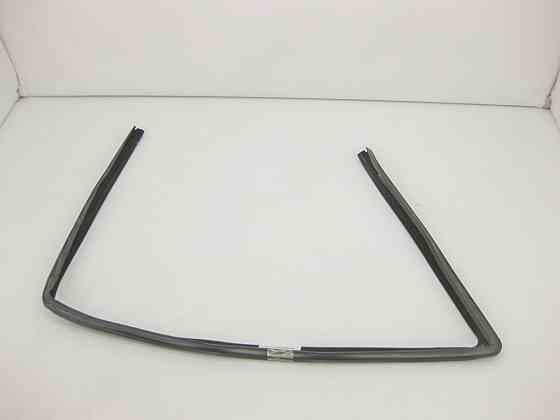 Mercedes-Benz  A2207251225 Ущільнювач опускного скла передніх правих дверей S-Class W220 Одеса