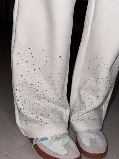 Стильний жіночий повсякденний костюм зі стразами вільного крою тринитка Молочний, 46/48 Одеса - фото 2