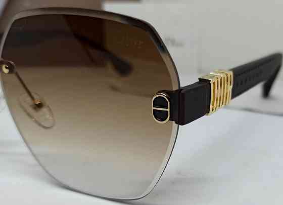 Жіночі брендові окуляри безправні коричневий градієнт із золотим лого Київ