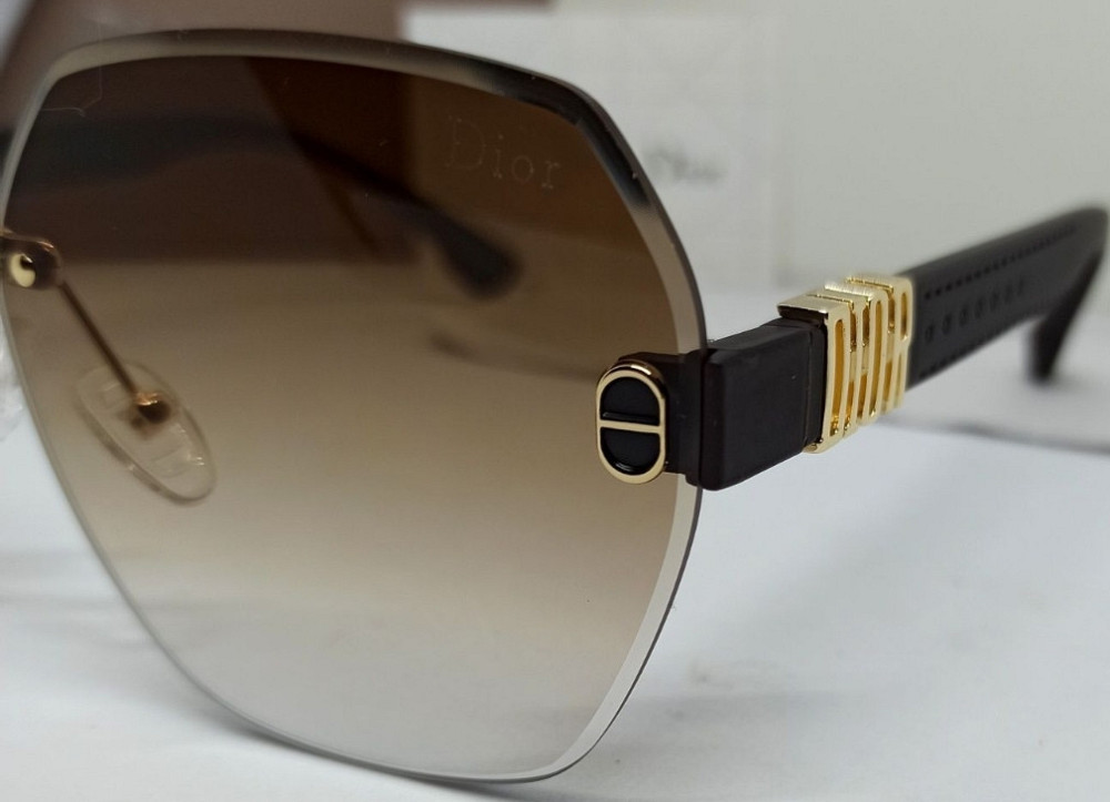 Жіночі брендові окуляри безправні коричневий градієнт із золотим лого Київ - фото 6