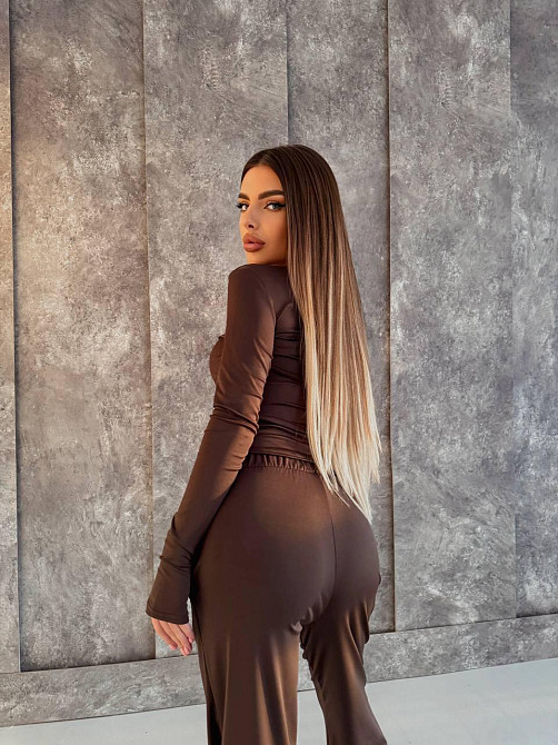 Женский базовый повседневный костюм двойка из микродайвинга Шоколад Одесса - изображение 5