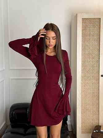 Жіноче романтичне базове плаття з об'ємними рукавами воланами трикотаж масло Бордове, 44/46 Одеса