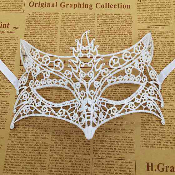 Маскарадна маска Лис унісекс 23 на 15 см білий Київ