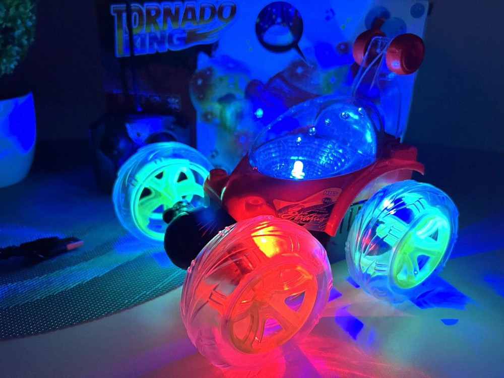 Машина Перевертень трюкова радіокерована зі колесами, що світяться, 18 см Червона (3048) Чернігів - фото 5