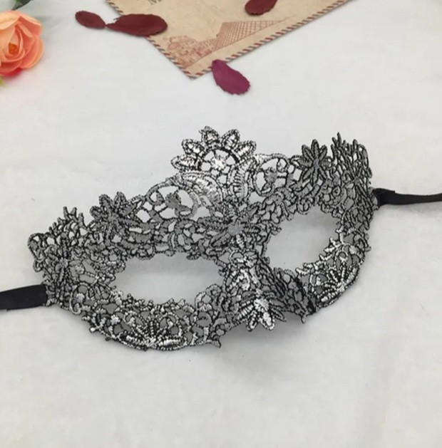 Маска из кружева маскарадная на лицо 20 на 9 см серебристый Киев - изображение 1