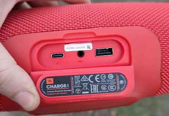 Оригинальная портативная акустика JBL charge 4 как новая!х Киев