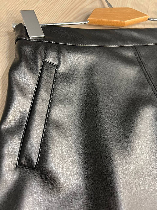Спідниця жіноча Gritana 878 коротка трапеція екошкіра чорна, чорний, S Київ - фото 6