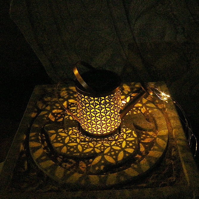 Садовый светильник Лейка с крючком 80 см на солнечной батарее 12 х 10.5 см Квітка Одесса - изображение 5