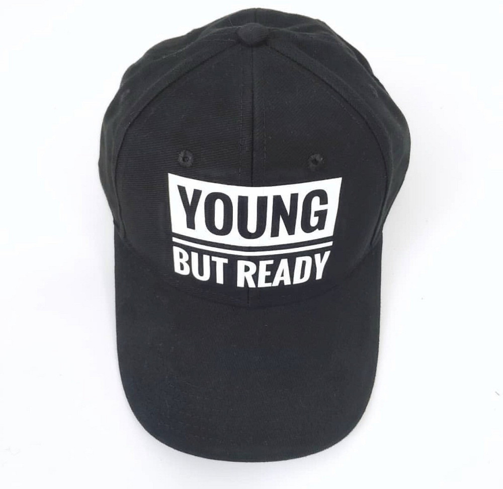 Чорна кепка з написом на вибір — YOUNG BUT READY Чернівці - фото 1