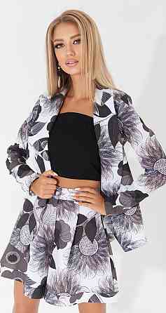 Костюм з розкльошеними шортами (42) Київ