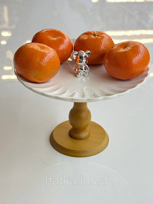 Тортівниця підставка для торта на ніжці «White kitchen» 21*13,5 см кераміка+дерево 8030-323 Київ - фото 4