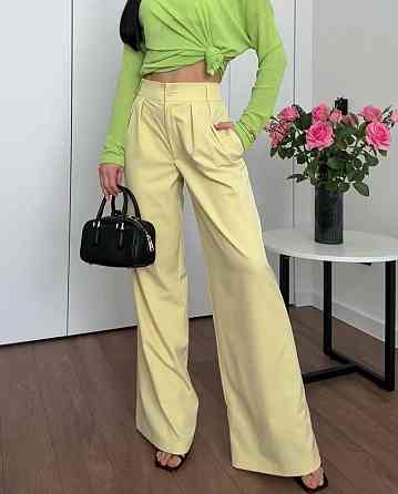 Женские классические брюки на высокой посадке костюмка 46/48, Банановый Одесса