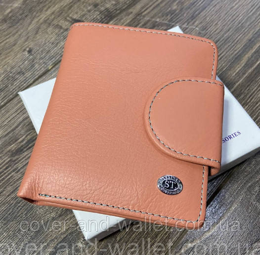 Квадратний жіночий шкіряний гаманець коралового кольору на магніті ST 415 Київ - фото 1