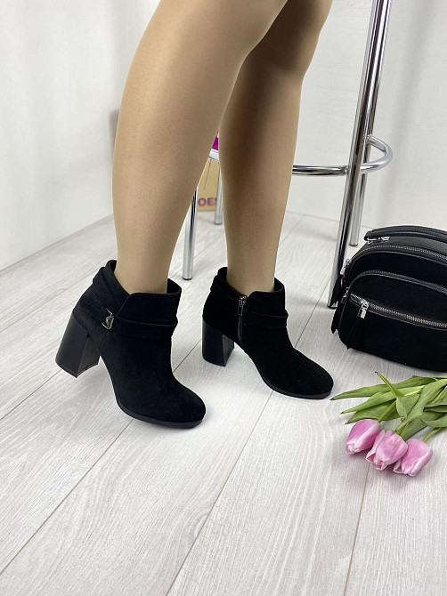 Injers Стильні замшеві черевики жіночі демісезонні весна-осінь чорні на підборах р. 36-39 1208 Коломия - фото 7