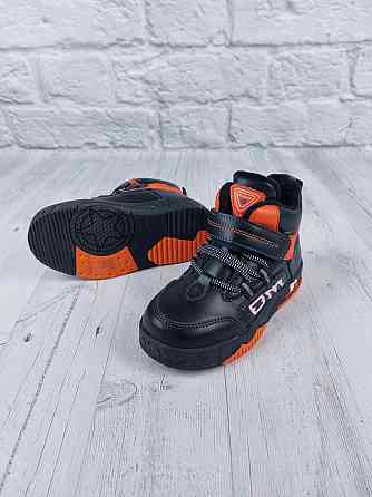 Детские демисезонные кроссовки хайтопы черно - оранжевые на флисе для мальчиков 32(20,7см) Николаев