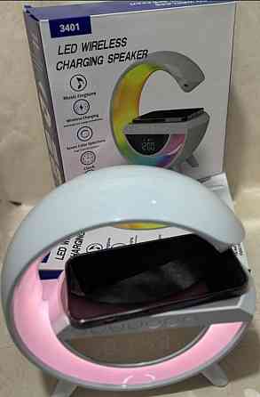 Портативная зарядная станция с часами. Киев