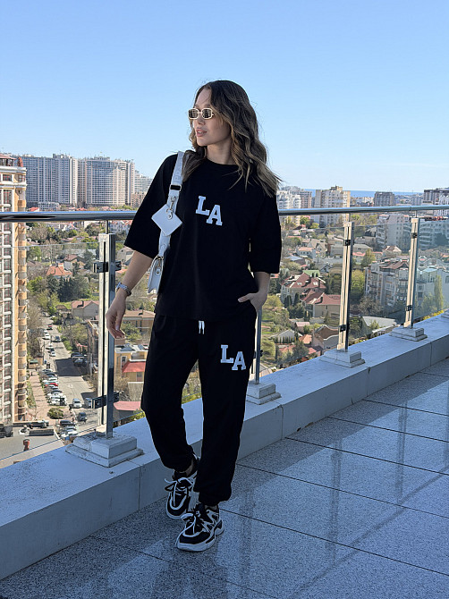 Женский легкий спортивный костюм с футболкой 