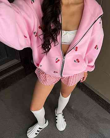 Женское теплое оверсайз худи с вишнями трехнить на флисе Одесса