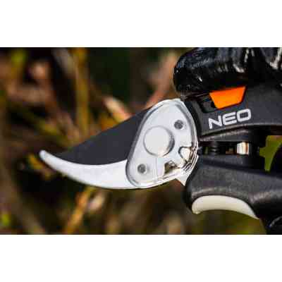 Секатор Neo Tools площинний, d різу 18мм, 200мм, 206г (15-204) Вінниця