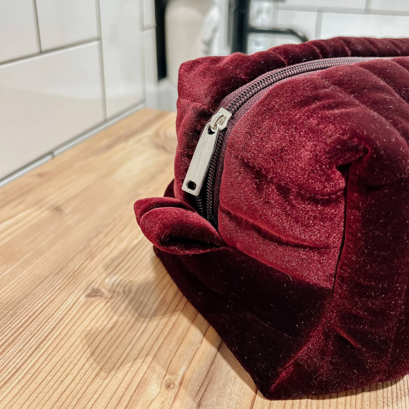 Большая женская бархатная косметичка 24x13x13 см (Бордовый) Сумы - изображение 4