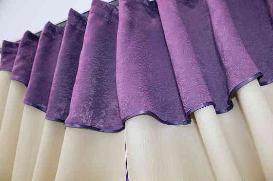 Кухонные шторы VR-Textil № 073к с ламбрекеном и подхватами молочный с фиолетовым 270х160 см (50-937) Киев